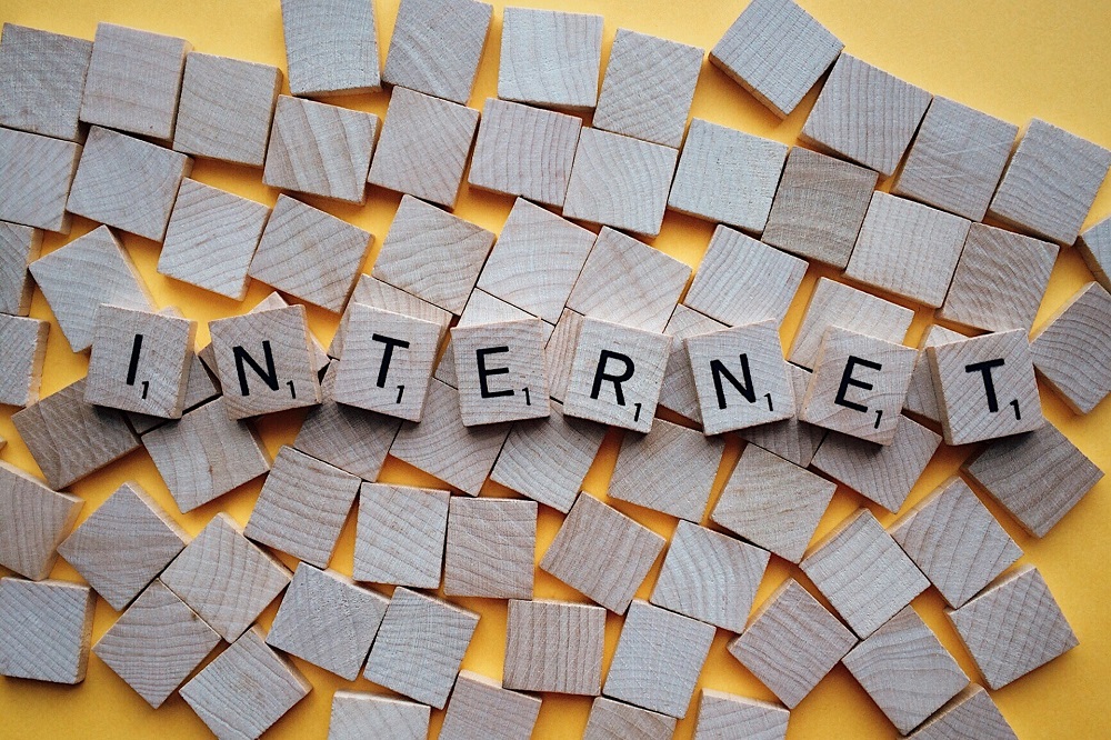 edigo internet 2041814 Wokandapix pixabay web
